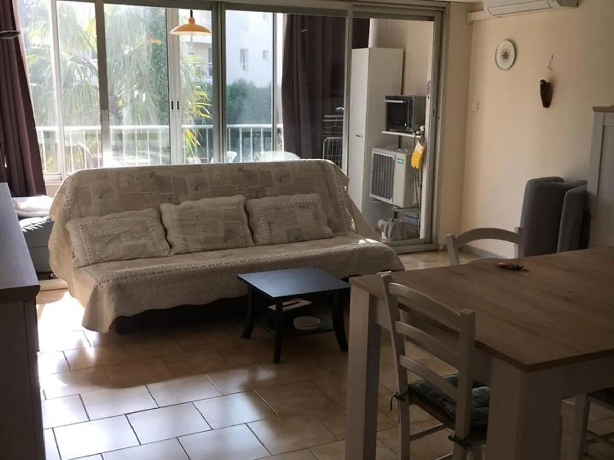 Ferienwohnung T1 Climatise Au Port De Hyeres Avec Veranda Meublee, Proche Plages Et Commerces - Fr-1-335-186 0*,